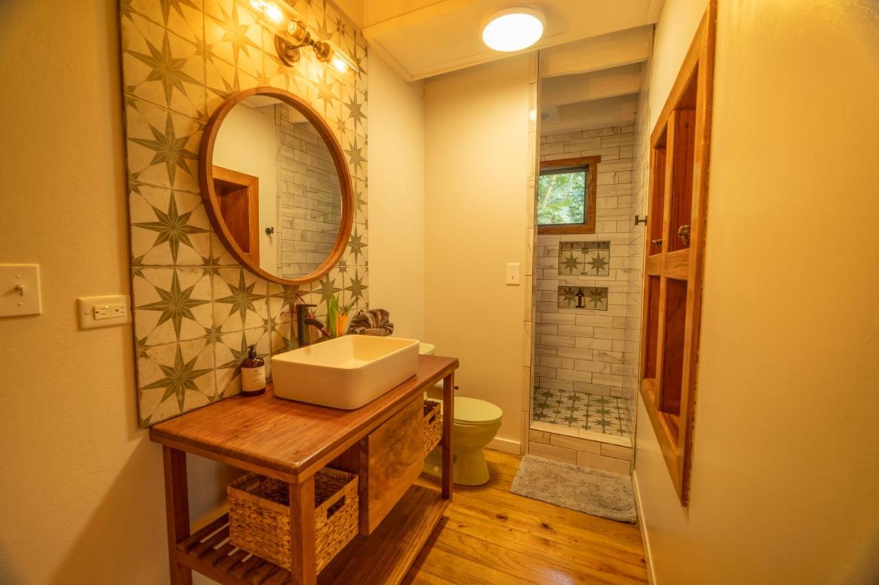 Roam Yoga & Wellness Lodge Bocas Town Luaran gambar