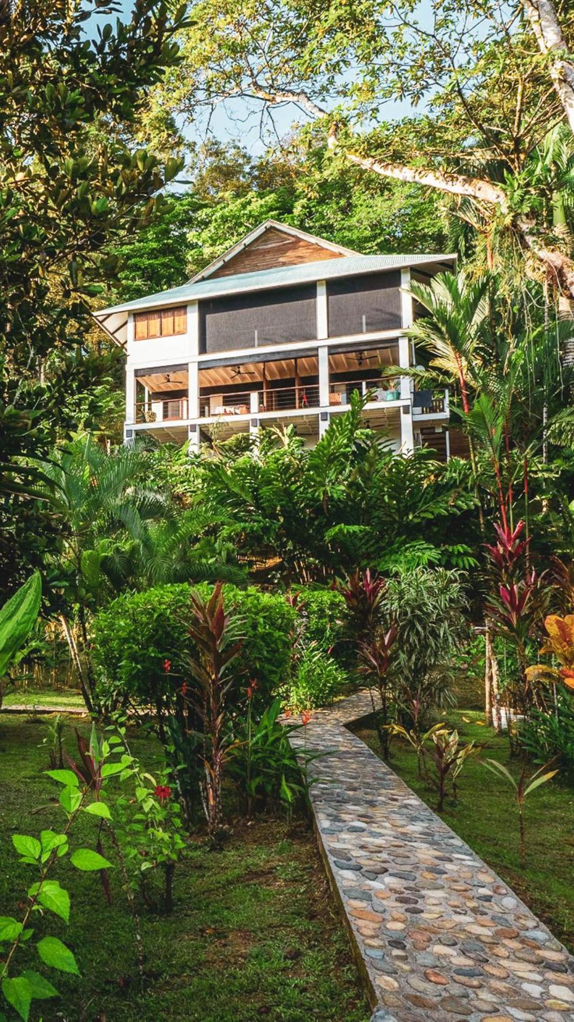 Roam Yoga & Wellness Lodge Bocas Town Luaran gambar