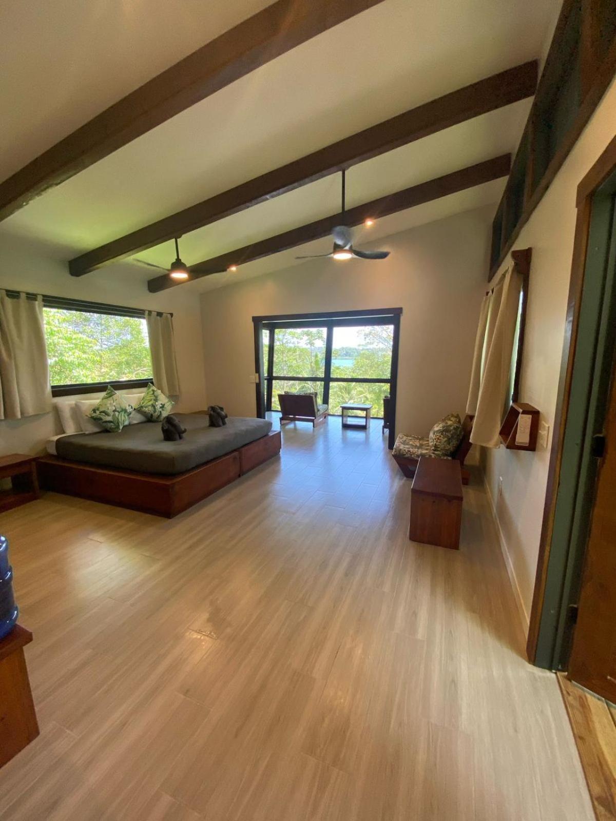 Roam Yoga & Wellness Lodge Bocas Town Luaran gambar